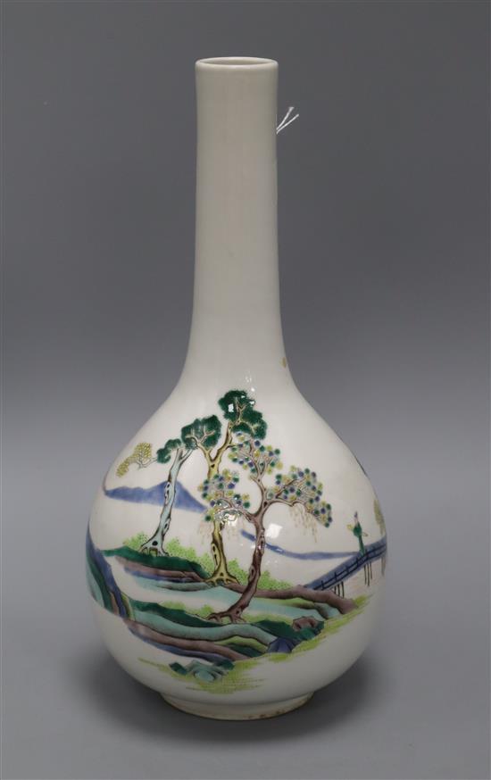 A Chinese famille verte bottle-shaped vase, Kangxi mark, Republic period H 31cm